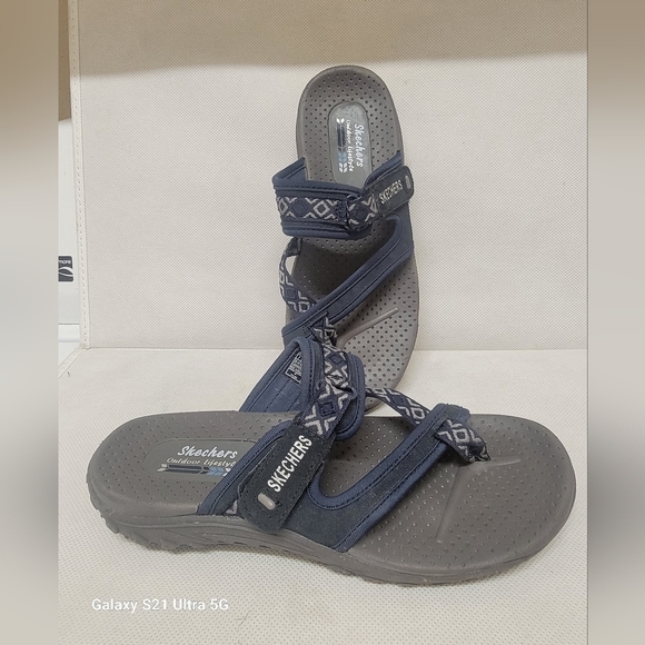 SKECHERS NAVY OUTDOOR LIFESTYLE SANDALS (sz 7) - Picture 4 of 5